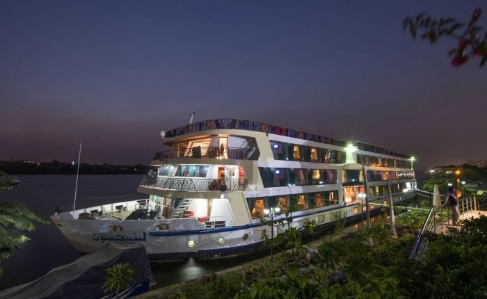 Cairo, Nile Cruise and Hurghada Tour Package