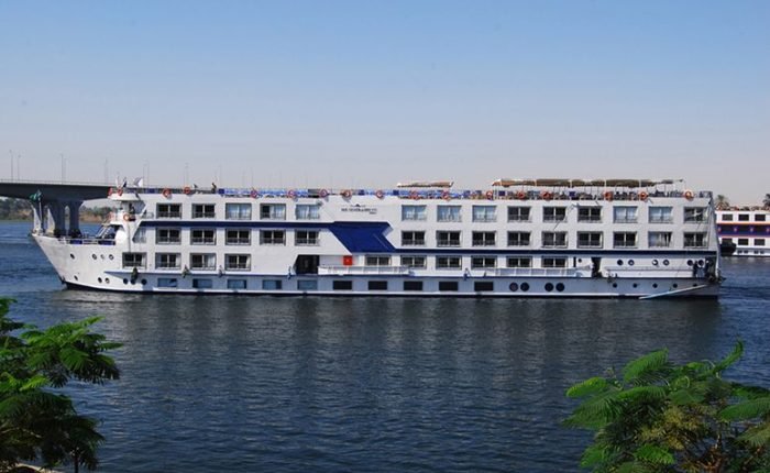 Cairo, Nile Cruise and Hurghada by Train