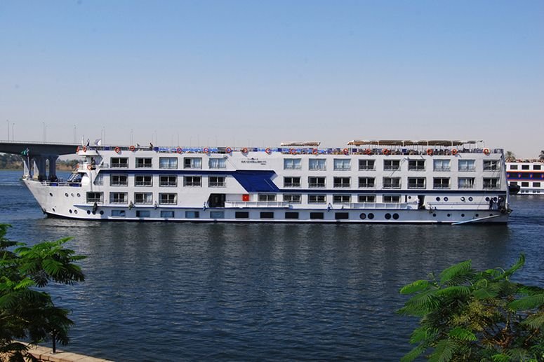 Cairo, Nile Cruise and Hurghada by Train