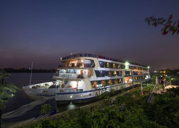 Cairo Nile Cruise and Hurghada Tour