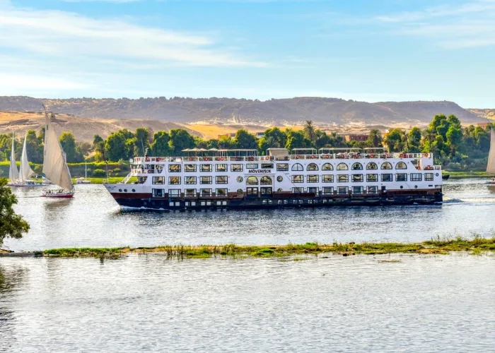 Mövenpick MS Sun Ray Cruise